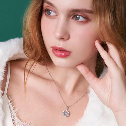 Snow Flick Necklace